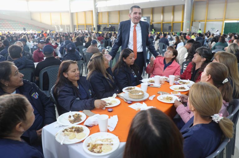Imagen desayuno de bienvenida a funcionarios