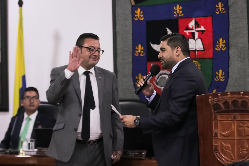 Foto juramento concejal Pablo Andrés Castro