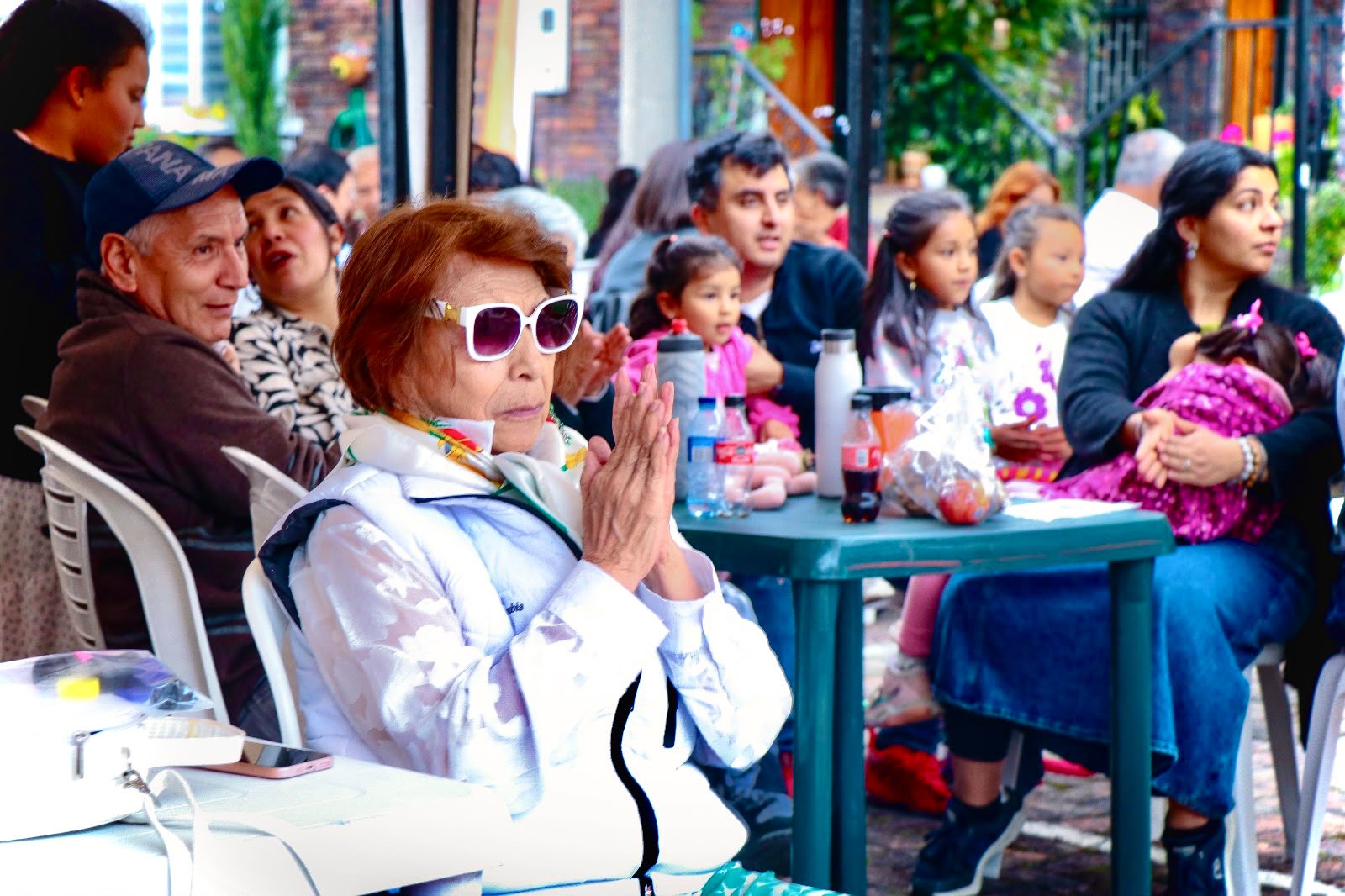 En la unidad de vivienda asistieron más de 60 personas